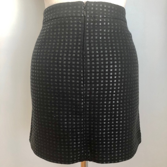 Like-New Tailored Black Gap Leather-Trim Miniskirt - Picture 5 of 9